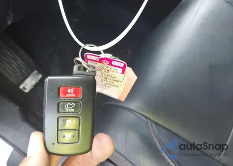 2018 Toyota Highlander Xle z USA, uszkodzony, nr VIN 5TDJZRFH9JS902303